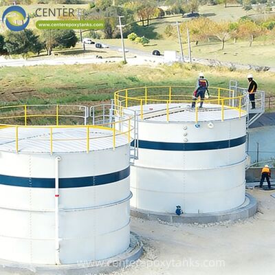 垂直油貯蔵タンク用の外面浮く屋根: 垂直構造物における液体レベルとスムーズに移動するように特別に設計され,空気と液体のインターフェースを最小限に抑える